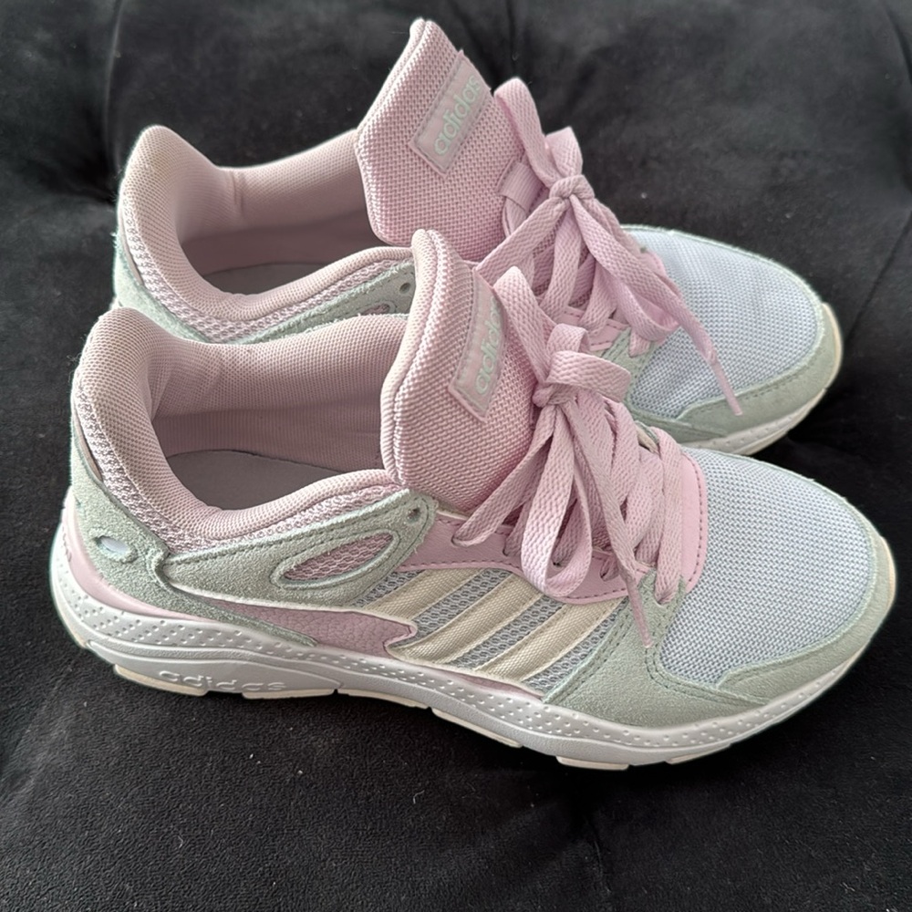 Adidas - Picture 2 of 6